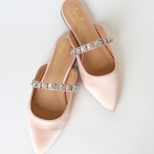 Lulu’s Aryla blush satin mule